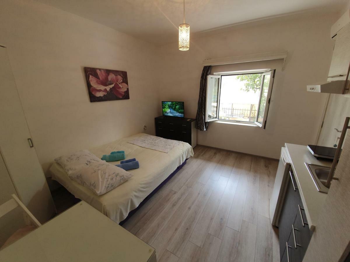 كوتور Studio Apartments Ilija الغرفة الصورة
