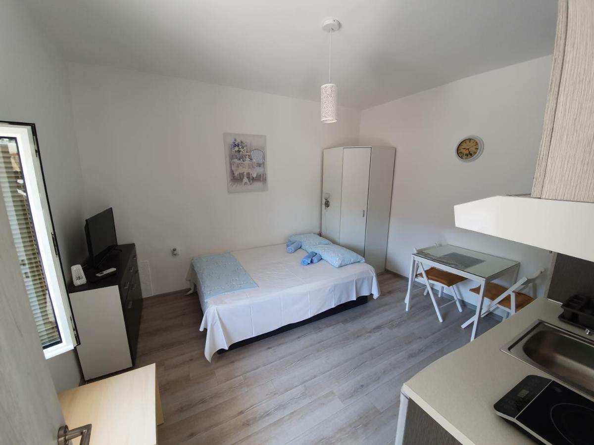 كوتور Studio Apartments Ilija المظهر الخارجي الصورة